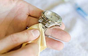 Tip đánh bóng dây đồng hồ kim loại bạn nhất định phải biết