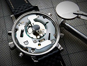 NHỮNG NGUYÊN NHÂN CHÍNH KHIẾN ĐỒNG HỒ CHẠY CHẬM VÀ CÁCH KHẮC PHỤC
